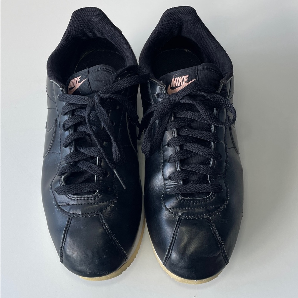 Nike ‘Classic Cortez' Black Leather women’s casual sneakers size 10 - Picture 3 of 16